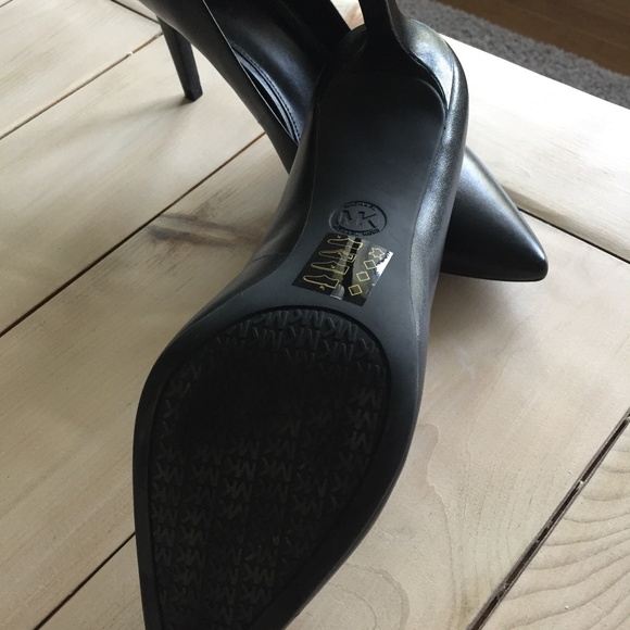 Michael Kors Black Leather Heels Size 10 Women’s - Picture 2 of 8